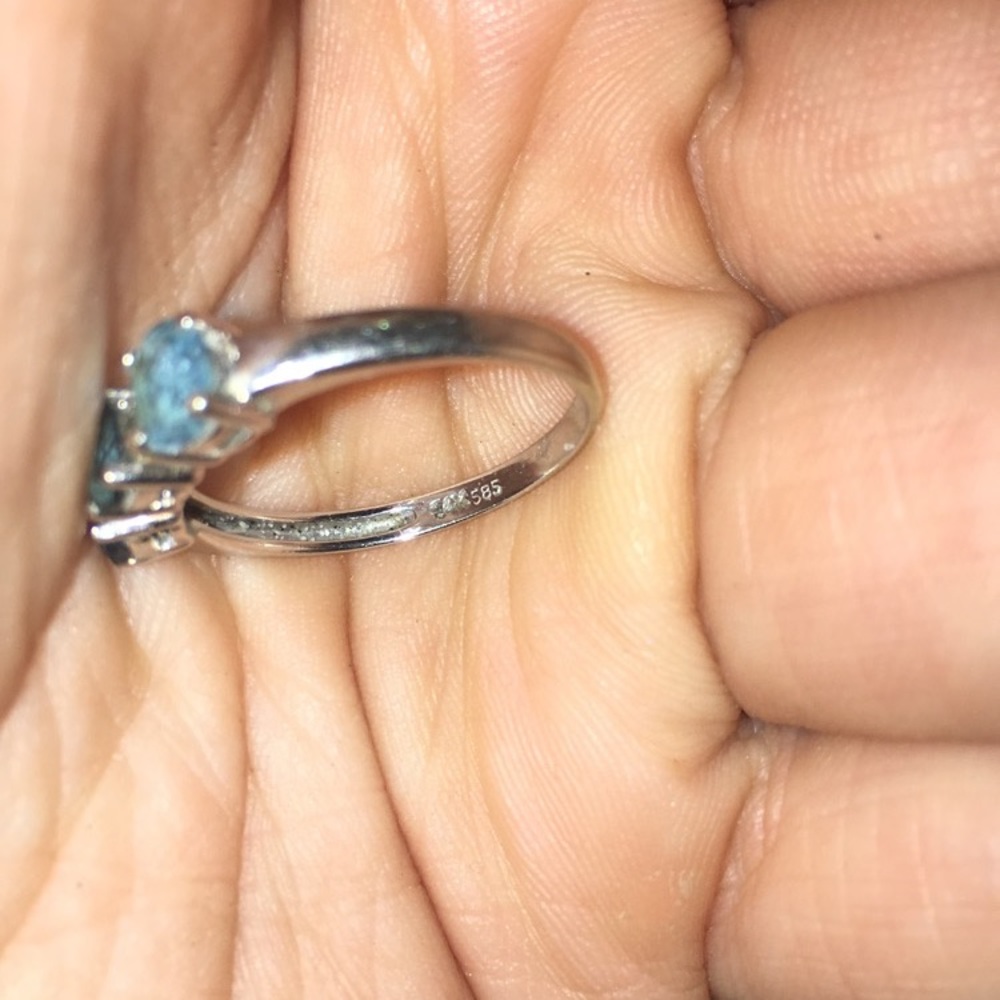 14K Gold Aquamarine 3 stone ring w/ two diamonds - Picture 2 of 7