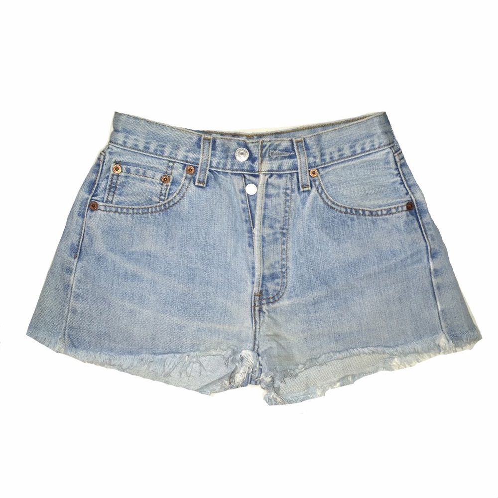 Super cute cheeky Levi's cutoffs