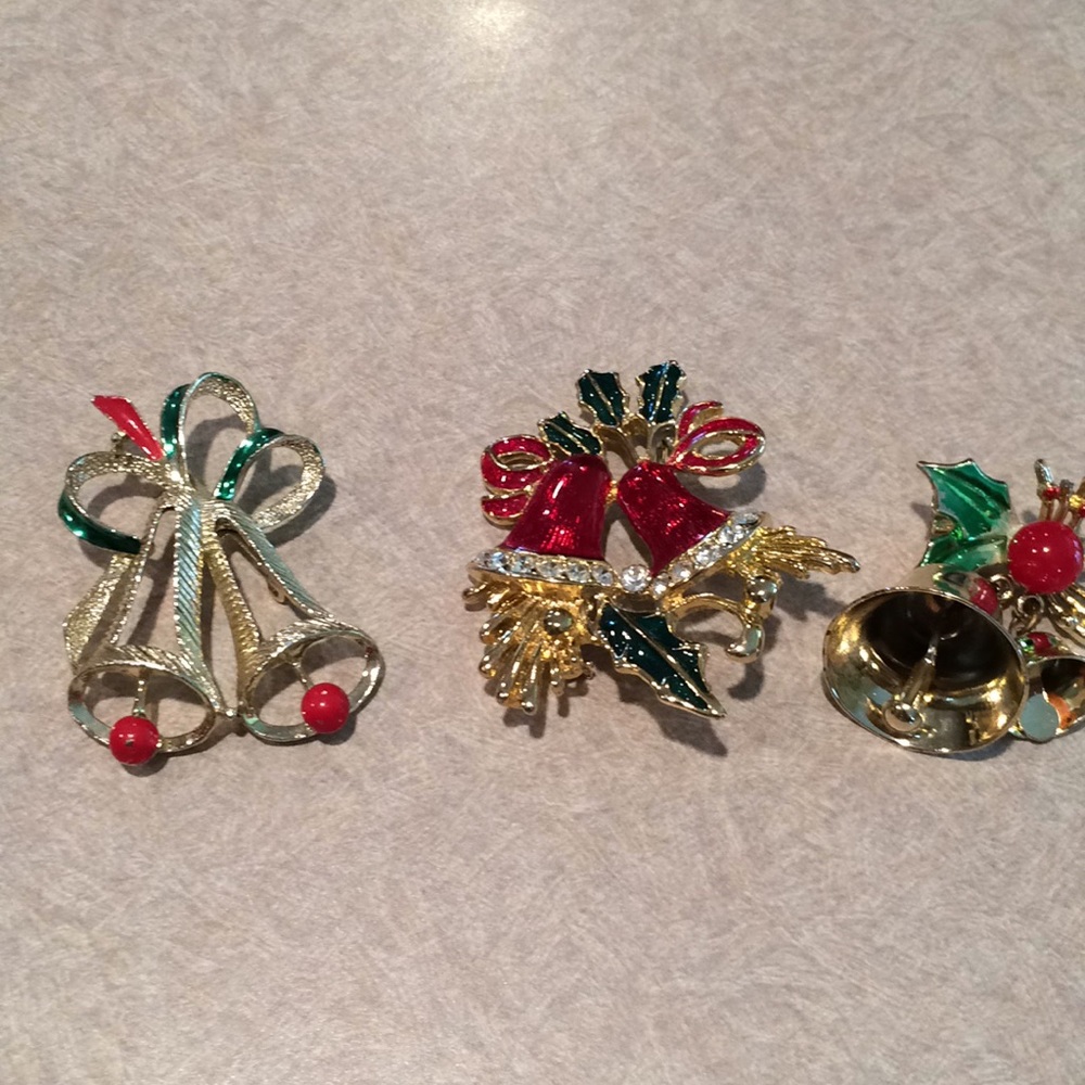 Christmas brooches lot
