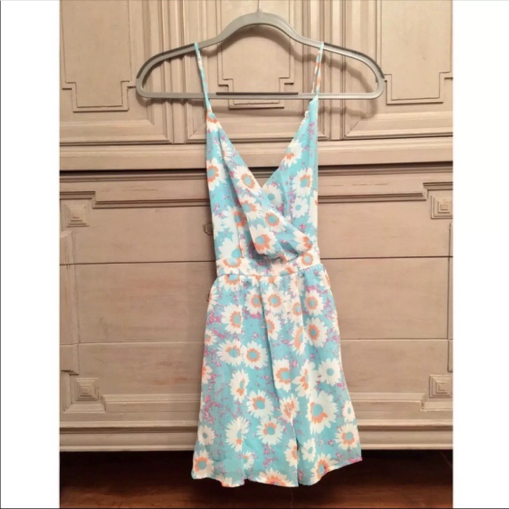 ✨ Floral Romper - Picture 2 of 2