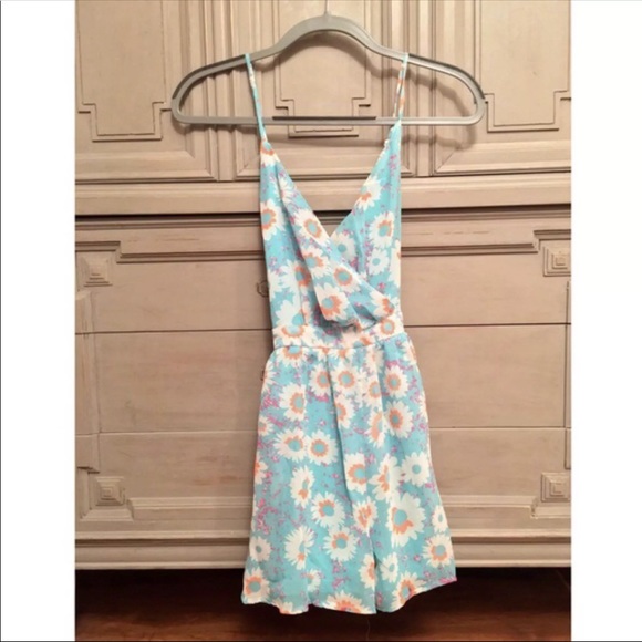 ✨ Floral Romper - Picture 2 of 2