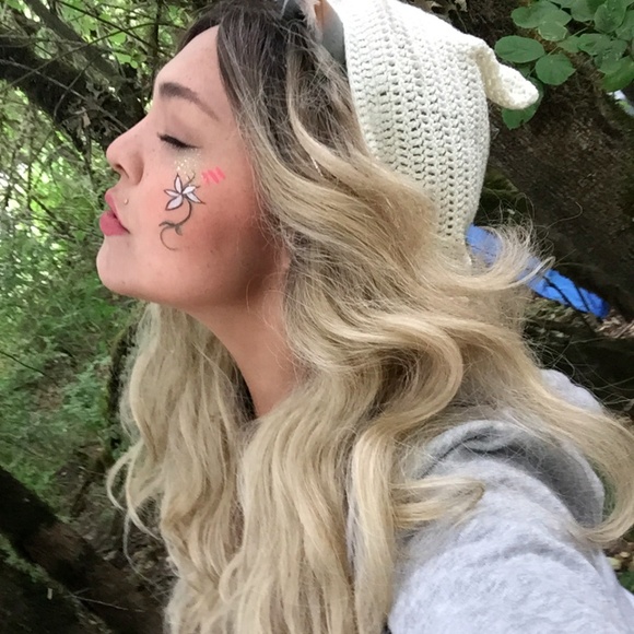 Meet your Posher, Iris - Picture 6 of 7