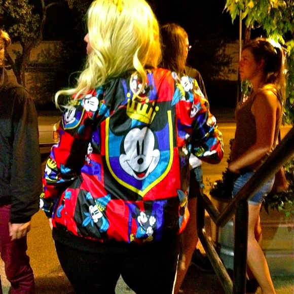 Meet your Posher, Iris - Picture 3 of 7