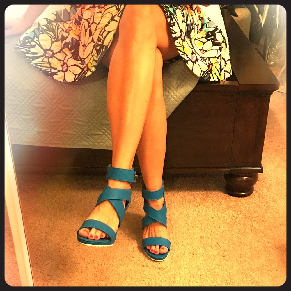 Blue strappy wedges (10)