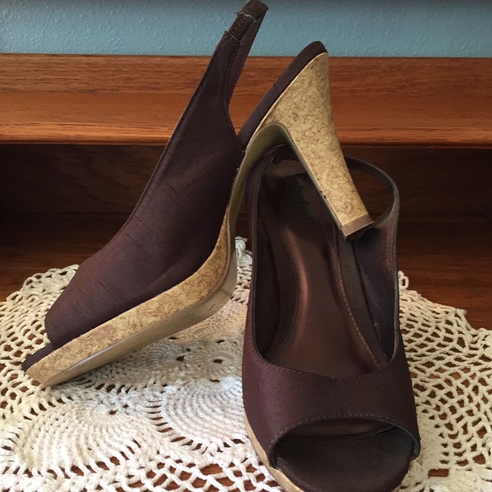 🔴3/$15 SALE Unlisted slingbacks. fabric uppers