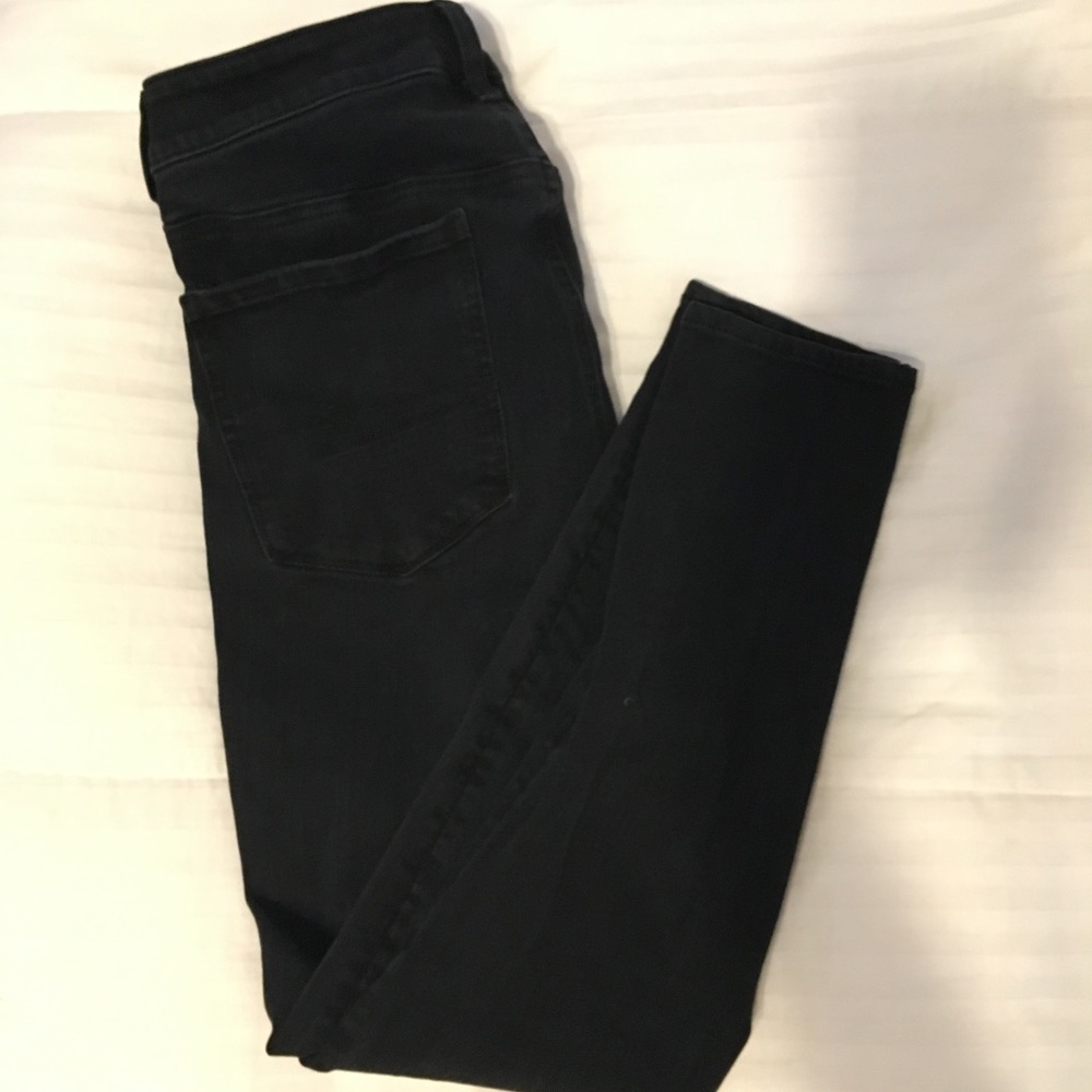 Black American Eagle jeans