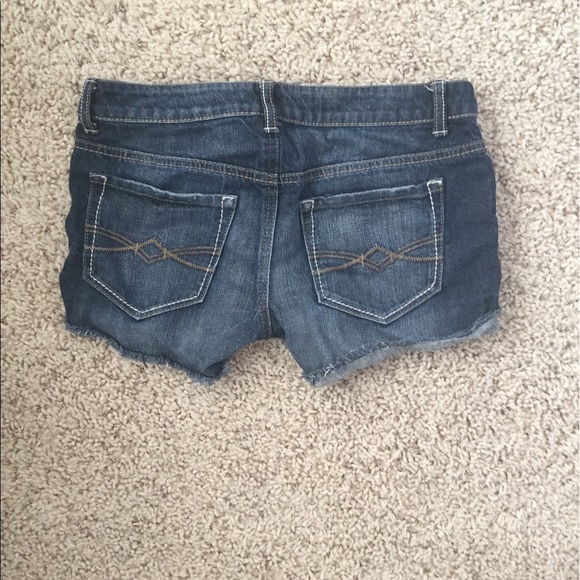 Mudd distressed jean shorts - Picture 3 of 5