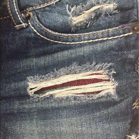 Mudd distressed jean shorts - Picture 5 of 5
