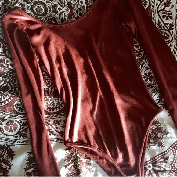 ✨ Long Sleeve Thong Bodysuit - Picture 3 of 3