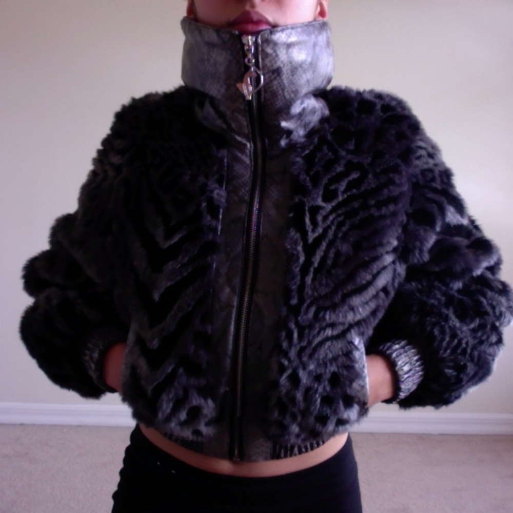VINTAGE FAUX FUR CROPPED COAT LIKE NEW GORGEOUS