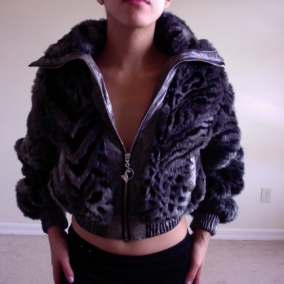 VINTAGE FAUX FUR CROPPED COAT LIKE NEW GORGEOUS - Picture 4 of 5