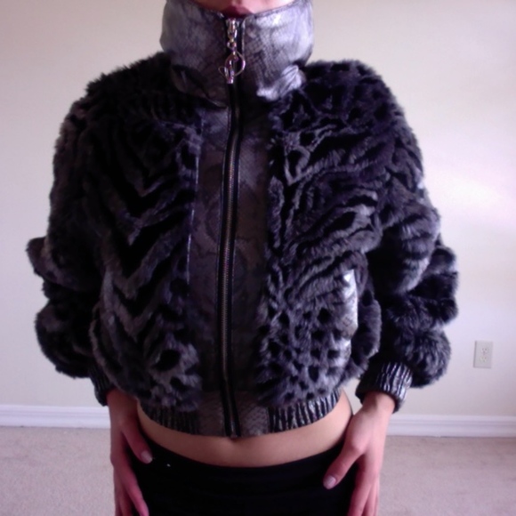VINTAGE FAUX FUR CROPPED COAT LIKE NEW GORGEOUS - Picture 3 of 5