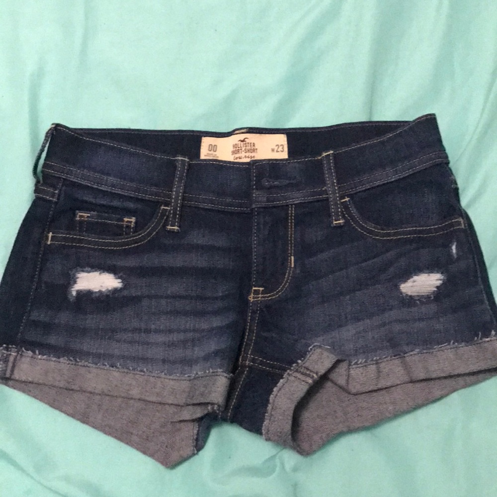 Hollister 00 shorts! Never worn