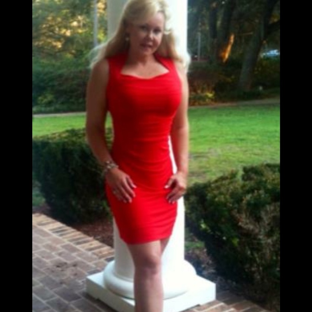 Red spandex dress sexy !