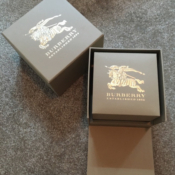 Authentic Burberry Watch - Picture 5 of 6