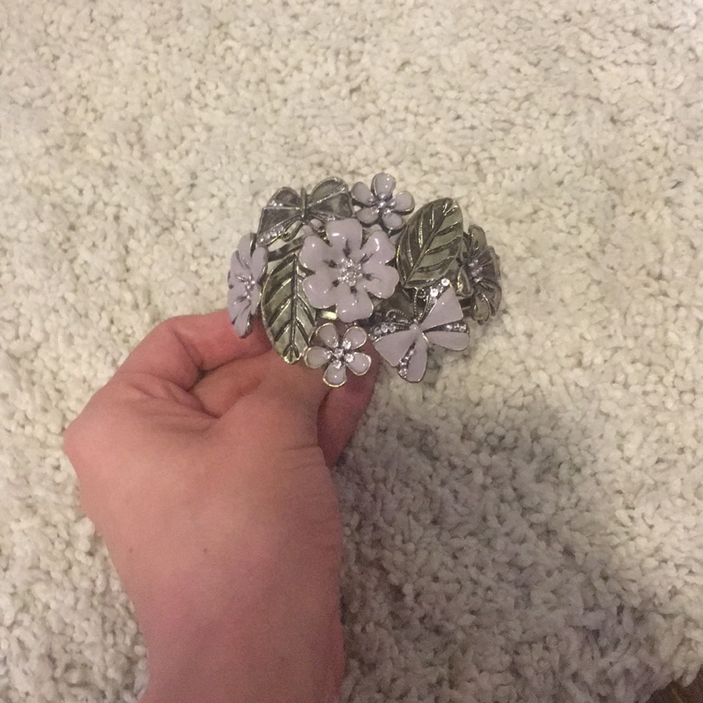 Lilac enamel flower bracelet gold