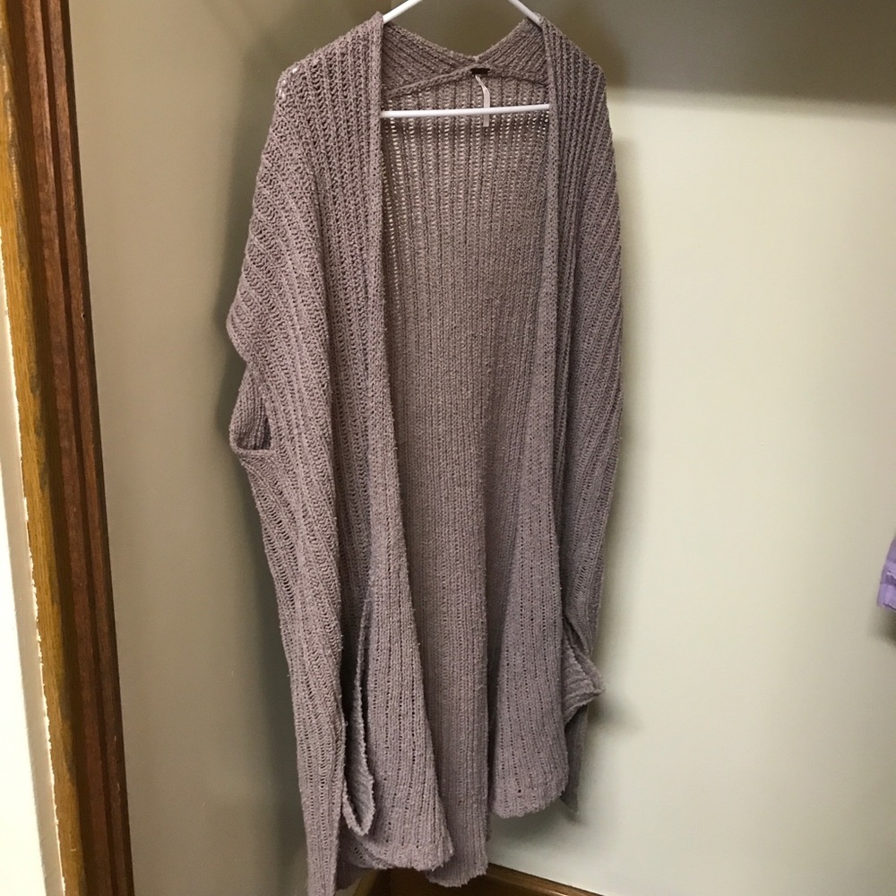Short sleeve duster cardi in rose color.