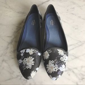 Crocs Graphic Flats