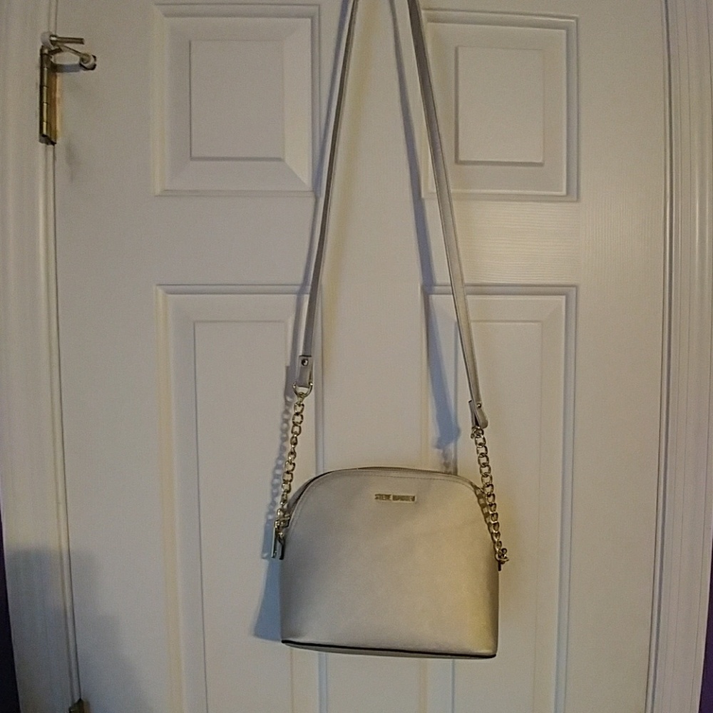 SILVER STEVE MADDEN CROSSBODY BAG