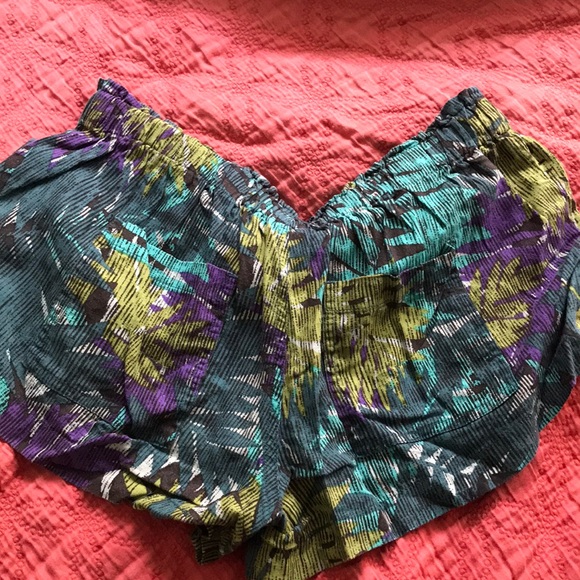 Forever 21 beach shorts - Picture 3 of 4