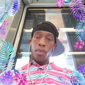 Meet your Posher, Derrick