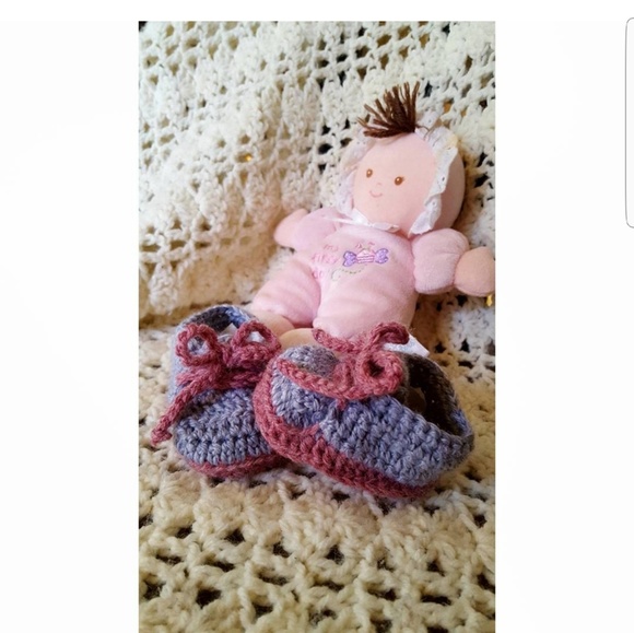 Baby booties - Picture 2 of 2