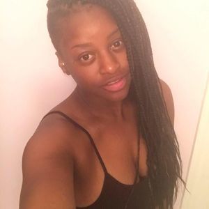 Meet your Posher, Courtney