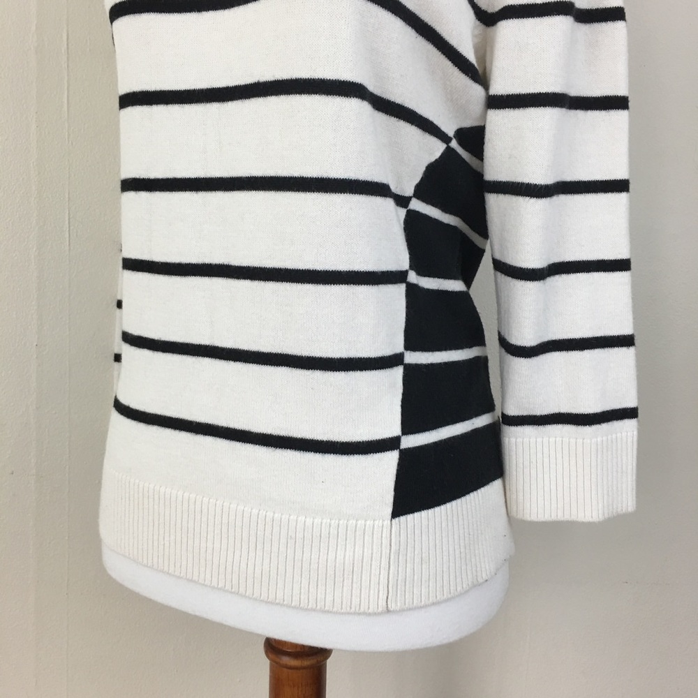❌SOLD❌Banana Republic 3/4 Sleeve Striped Sweater - Picture 4 of 8