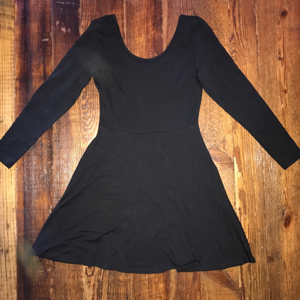 Black long sleeve dress