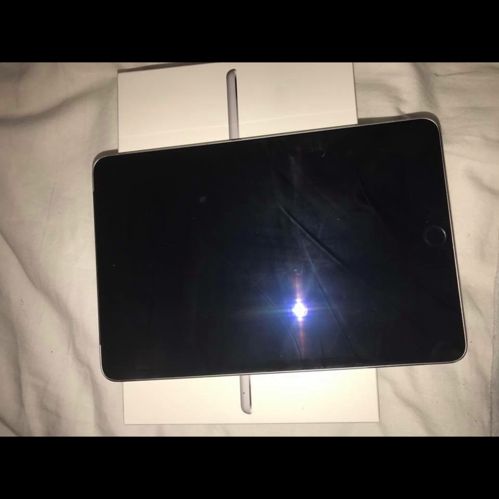 DO NOT PURCHASE! TRADE FOR LIZ! 💞