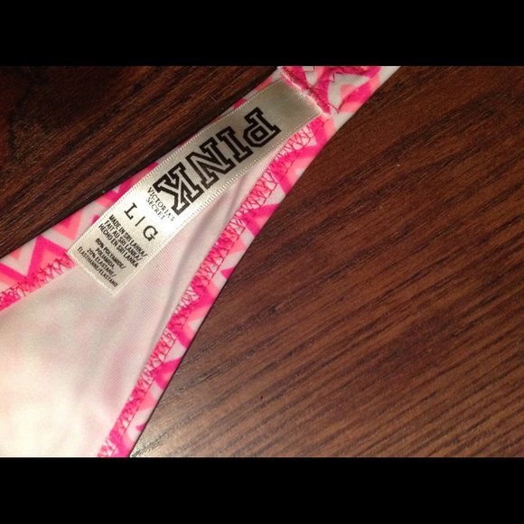 Victoria Secret Swim Top! - Picture 3 of 4