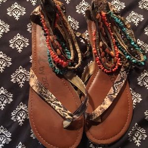 Around the ankle sandals
