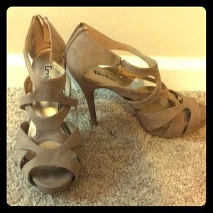 Size 8.5 tan heels