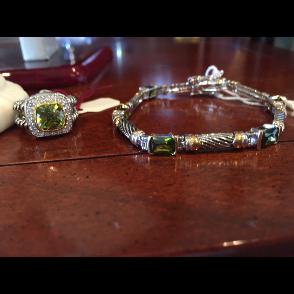 Beautiful Petite Double Cable Ring, 18KGE, Peridot