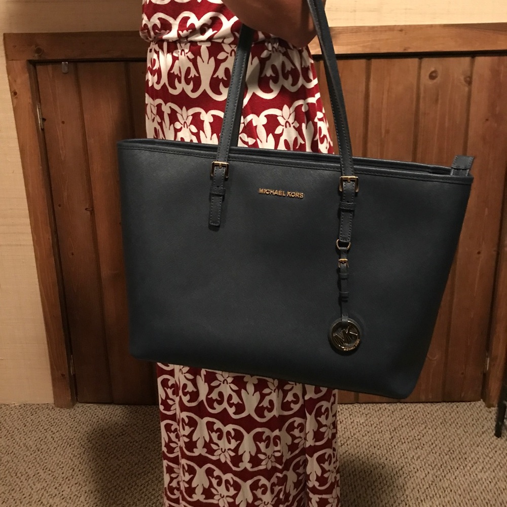 Michael Kors Jet Set Travel Top-Zip Tote NAVY