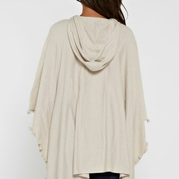 Oatmeal hooded poncho - Picture 2 of 2