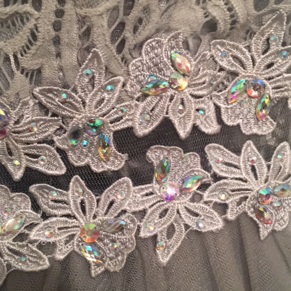 Dress - Picture 3 of 4