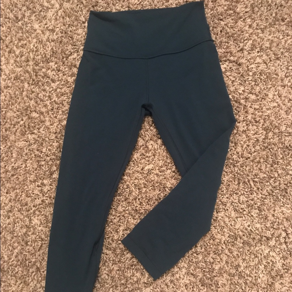 LULULEMON WONDER UNDER NAKED crops!