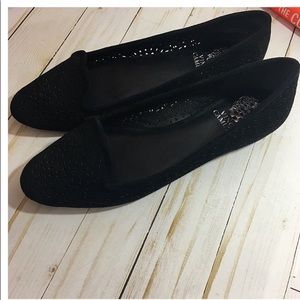 NEW Vince Camuto flats