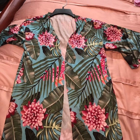 3-piece tropical flower set. - Picture 2 of 3