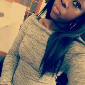 Meet your Posher, Claudia