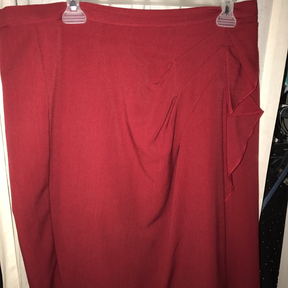 Cateo red skirt