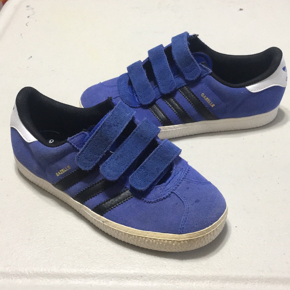 Adidas boys shoe