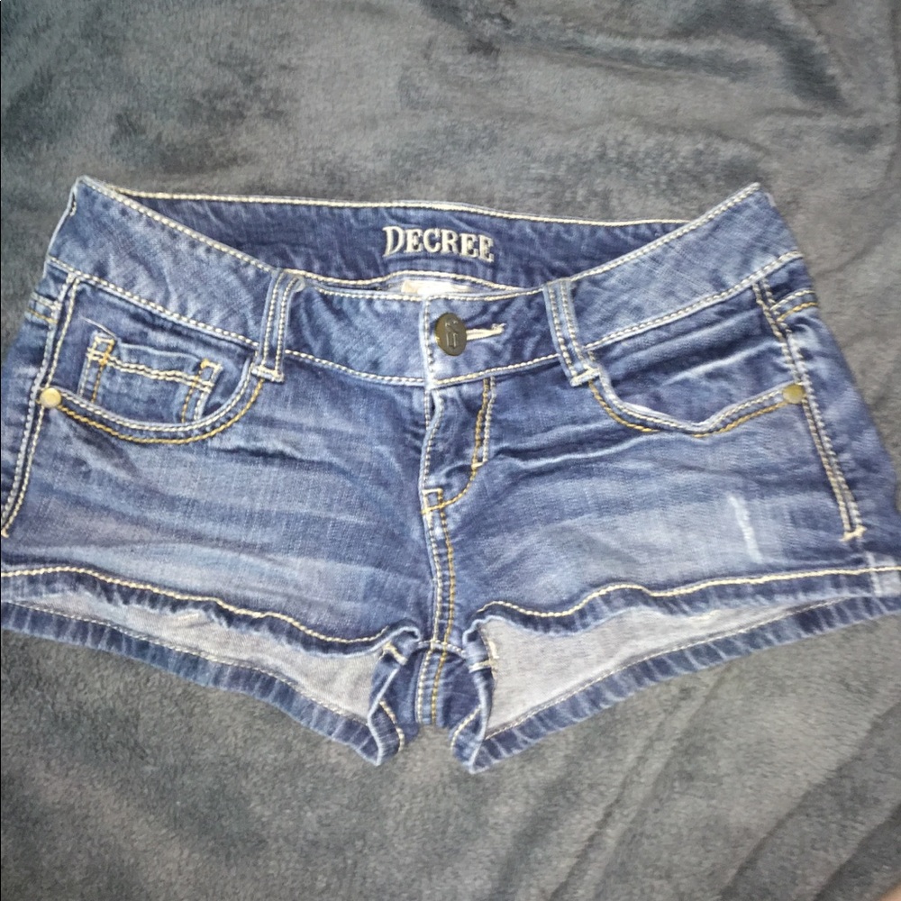 Decree jean shorts