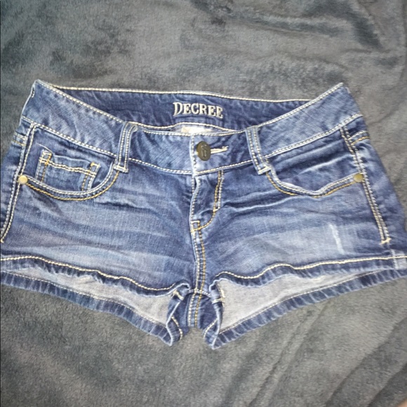 Decree jean shorts - Picture 1 of 3
