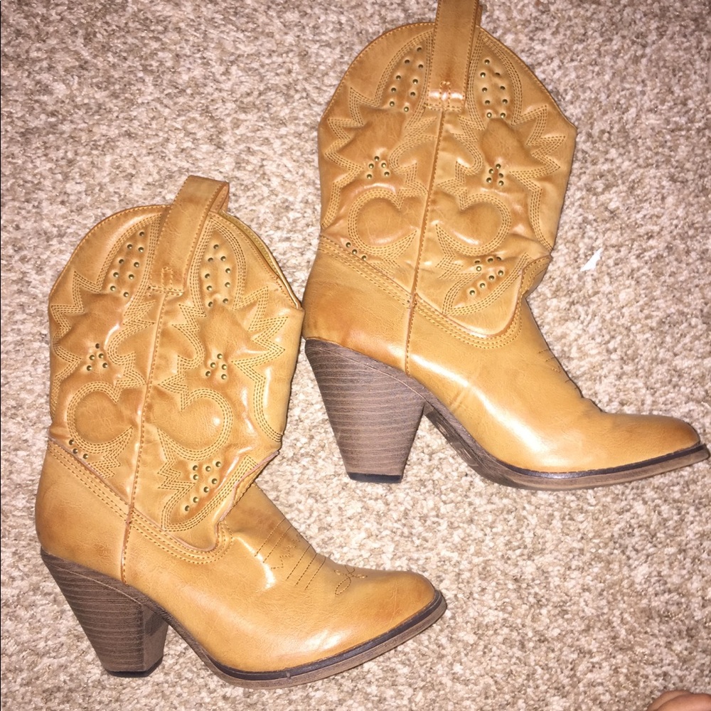 Light Tan Cowgirl Boots