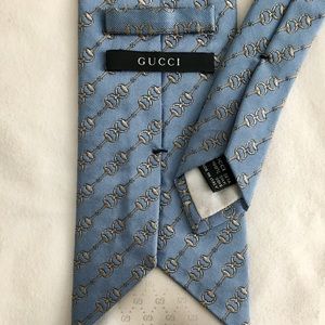 Gucci horse bit buckle print silk tie