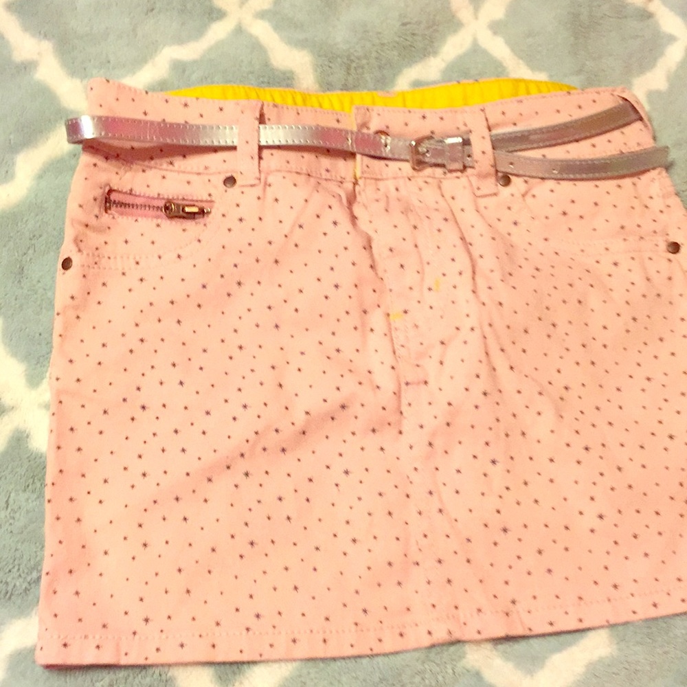 I am selling a pretty skirt.