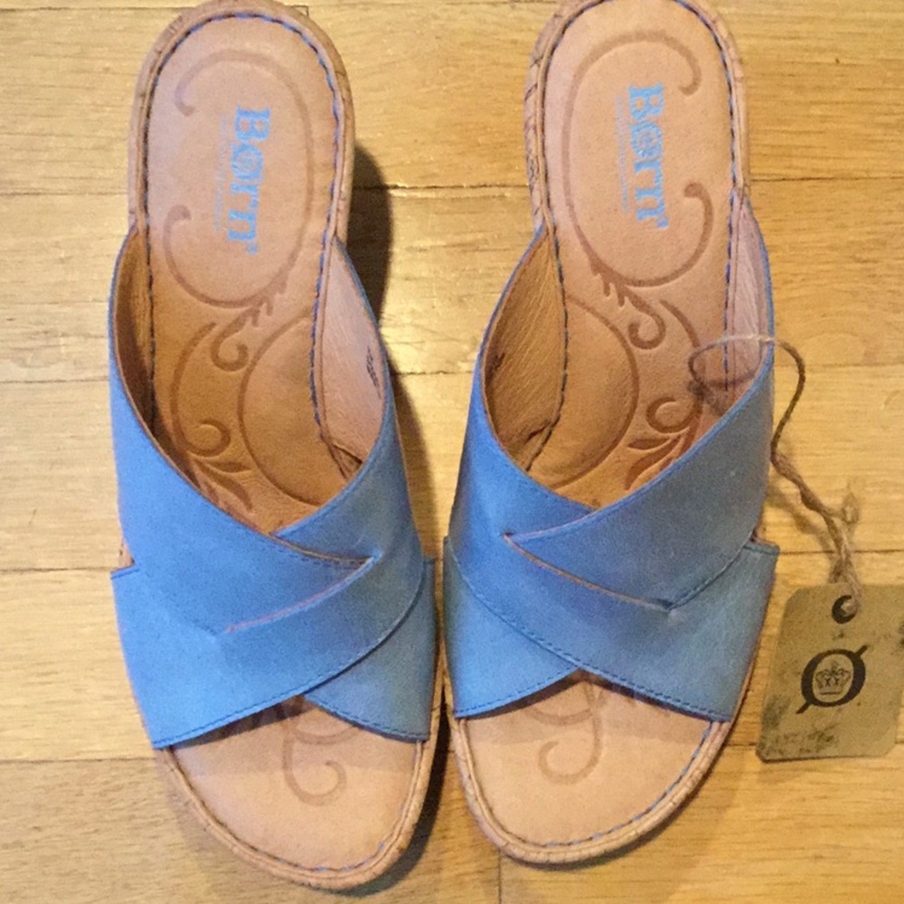 Born NWT Size 7 Wedge