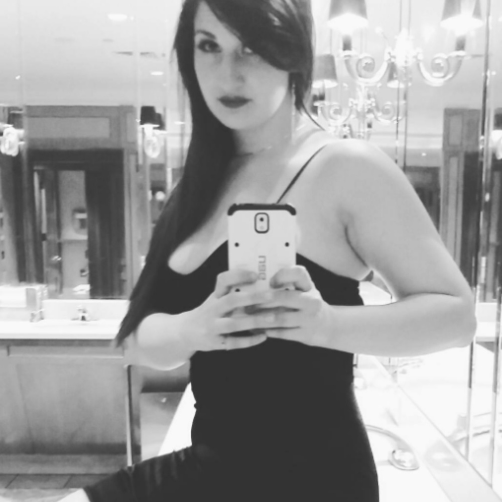 Meet your Posher, Lizz!